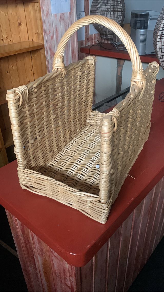 Cesta mimbre para leña