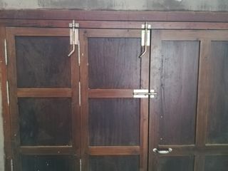 puerta de madera maciza