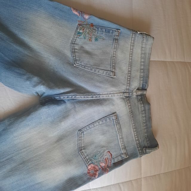 Pantalón vaquero con bordado, Easy wear 