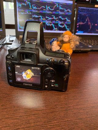 Cámara réflex digital PENTAX K100D 18-55mm