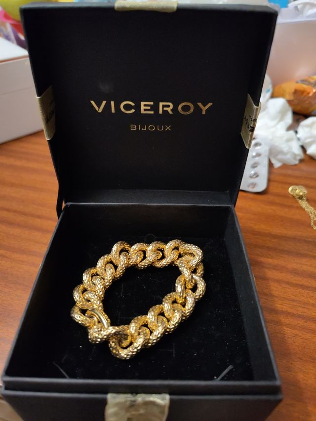 Conjunto de pulsera y colgante de Viceroy