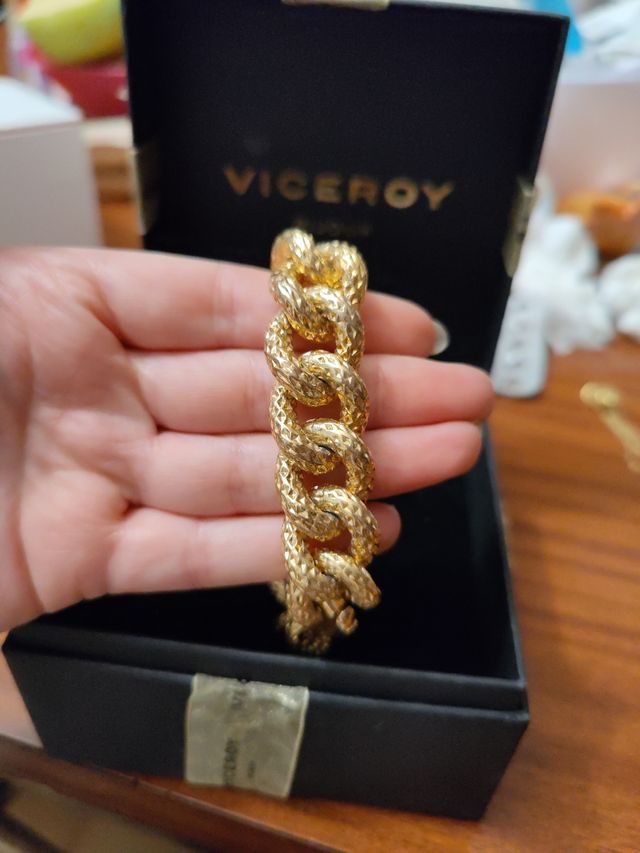 Conjunto de pulsera y colgante de Viceroy