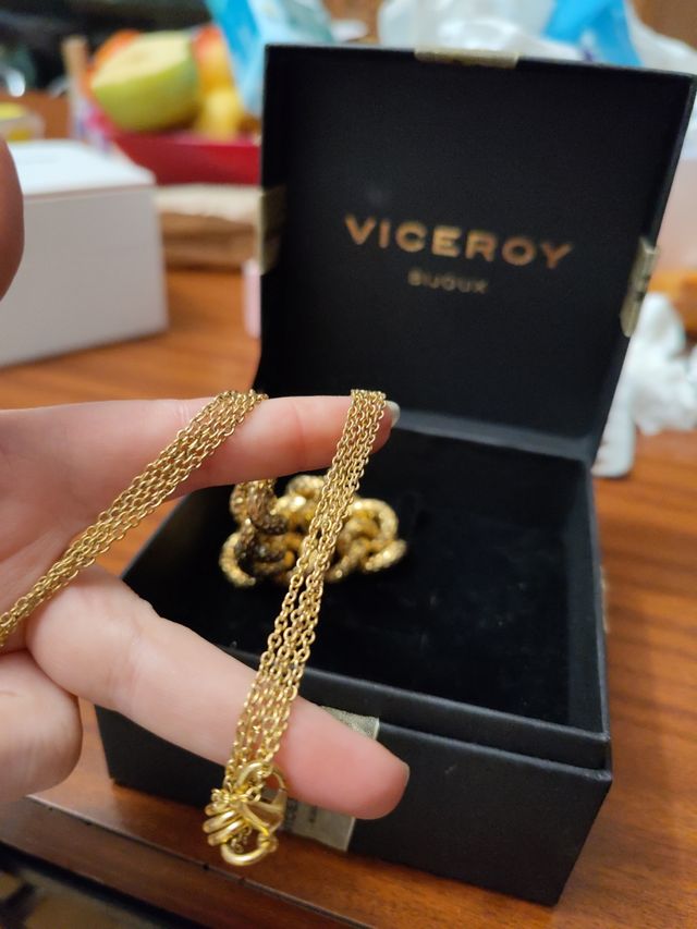 Conjunto de pulsera y colgante de Viceroy