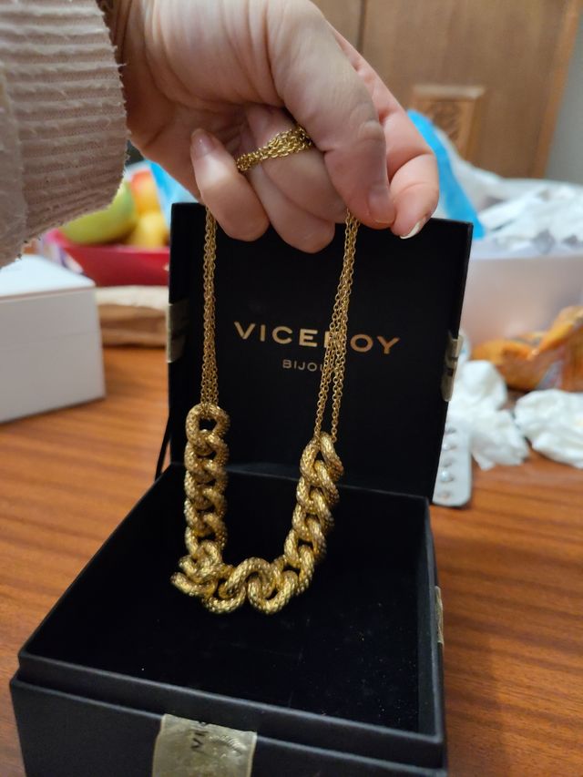 Conjunto de pulsera y colgante de Viceroy