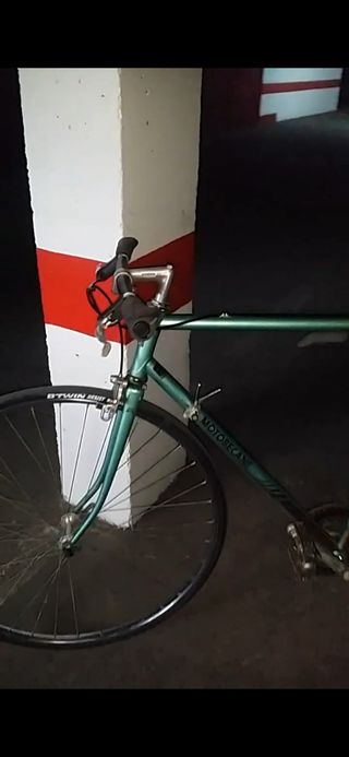 bicicleta vintage carretera ciudad