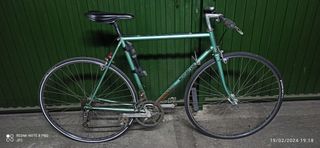 bicicleta vintage carretera ciudad