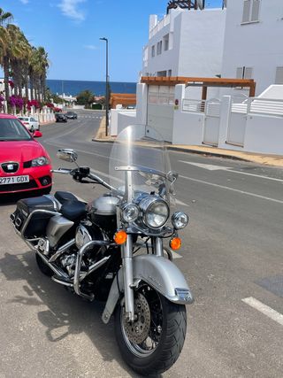 HARLEY DAVIDSON ROAD KING