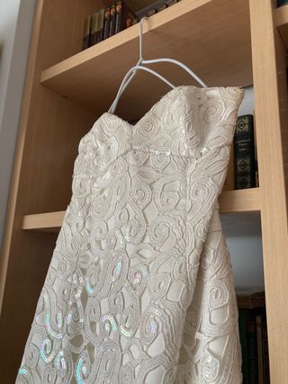 Clásico y elegante vestido de novia