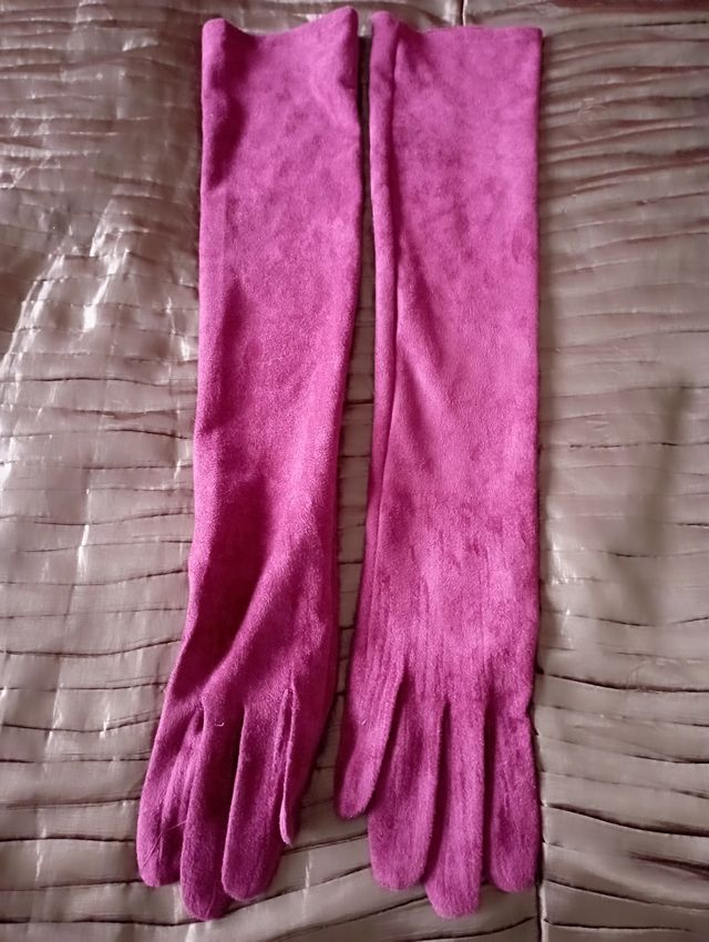 Guantes largos granates