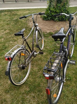 Dos bicicletas de paseo 