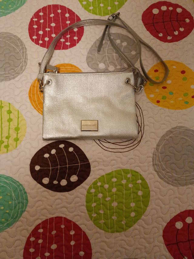 Bolso color plata