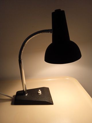 Lampara vintage de mesa.