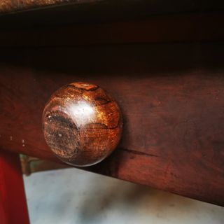 Mesa antigua. cocina. tocinera