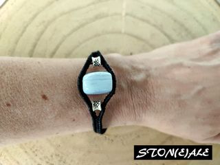 Bracciale in macrame con agata pizzo blu