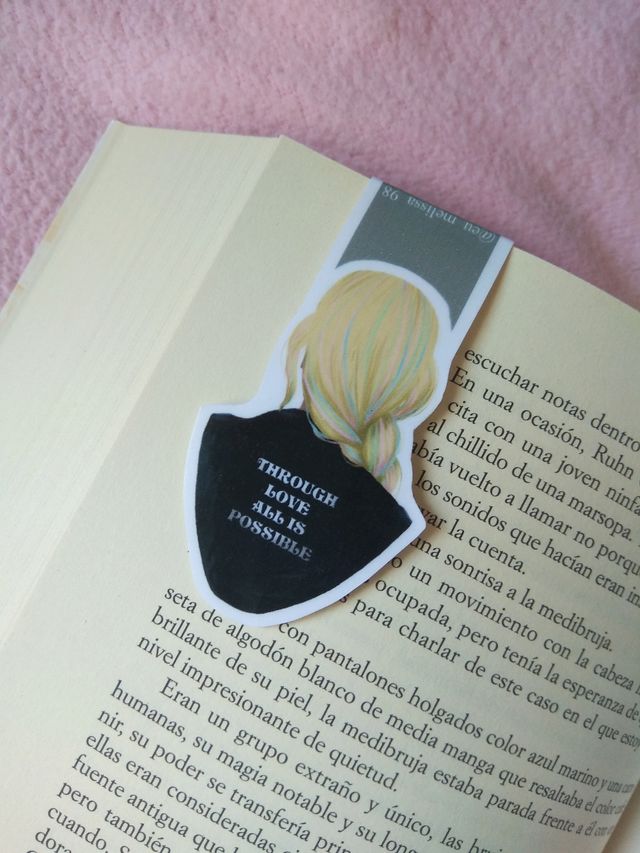 Marcapáginas magnético Ciudad Medialuna Danika