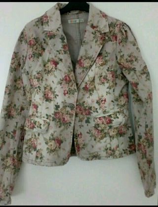 original chaqueta floreada