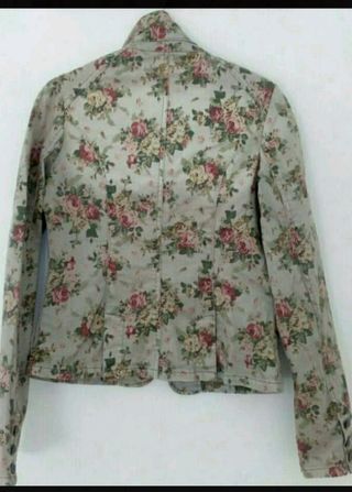 original chaqueta floreada