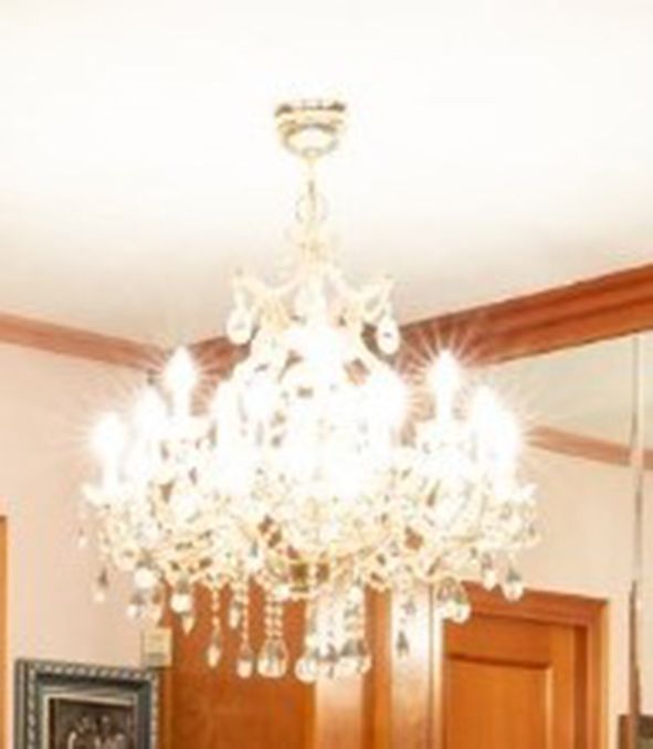 extraordinaria lámpara de salón en perfecto estado