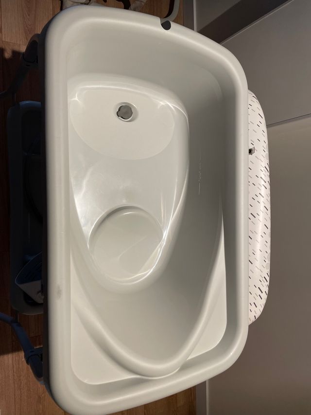 Bañera y cambiador Cuddle & Bubble, marca chicco