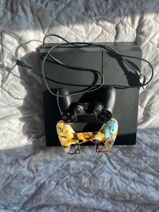 PS4 1TB+Mando Original con funda antideslizante 