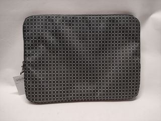 EASTPAK Funda para portátil 36x26 cm