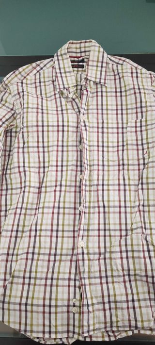 Lote 7 camisas tallas L y M. Precio 4 euros unidad