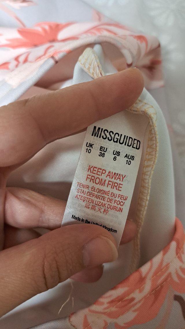 Vestido midi MissGuided