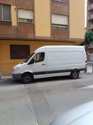 Se hacen portes y mudanzas