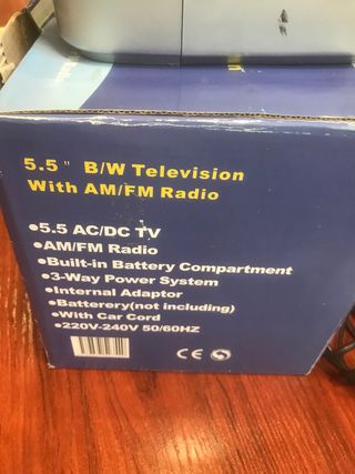 Pequeña televisión portátil vintage