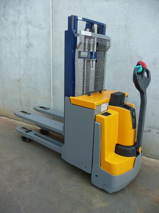 APILADOR ELECTRICO ELEVACION BASE PARA RAMPAS