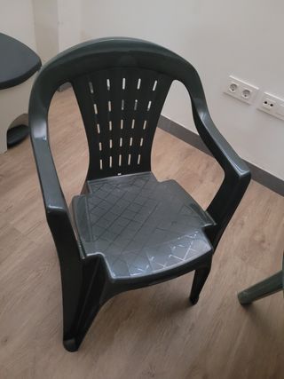 Mesa de exterior y 4 sillas