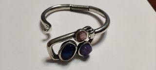 pulsera de zamack con dijes de colores