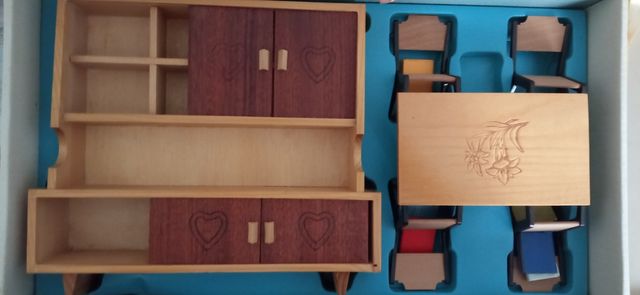 muebles de madera de casa de muñecas
