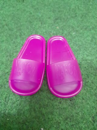 vestido y sandalias para Nancy