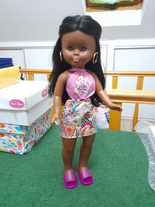 vestido y sandalias para Nancy