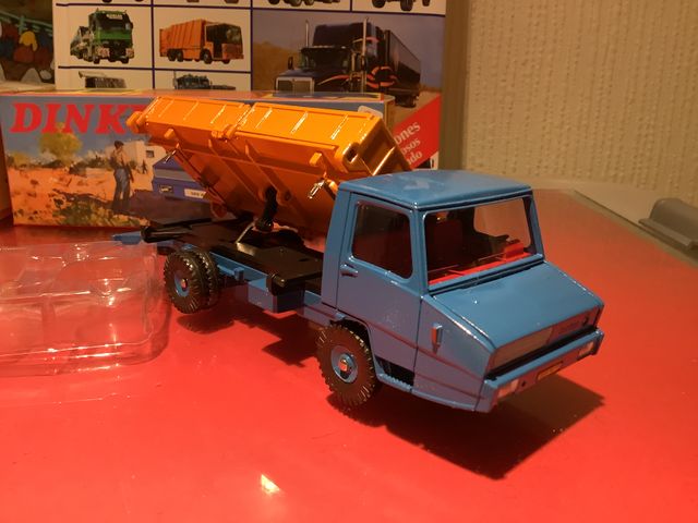 CAMIÓN BERLIET DINKY TOYS 1/43