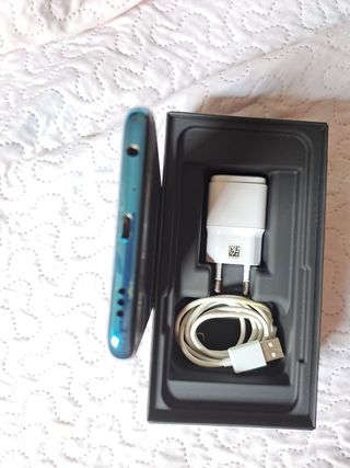 Telefono cellulare LG Q60 blu