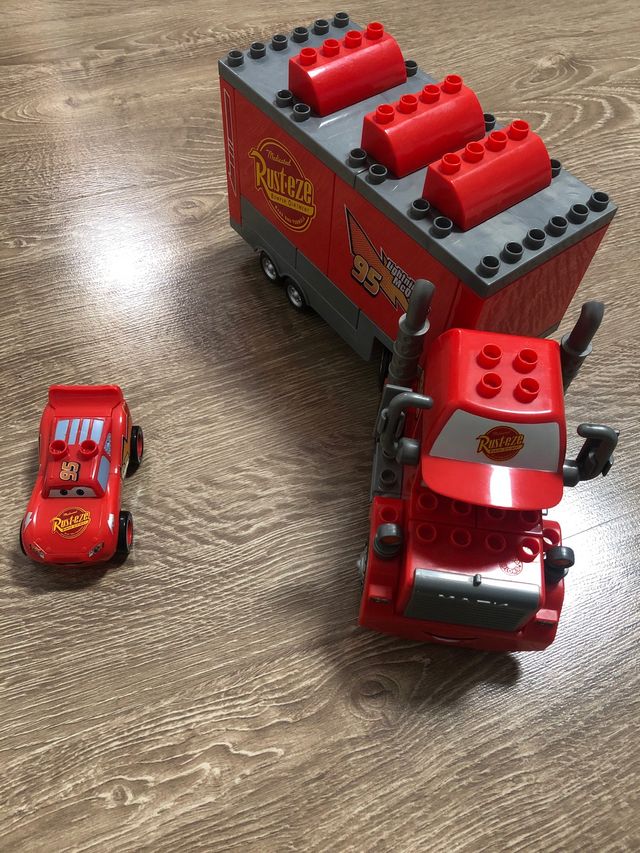 Camión rallo mascuin y coche