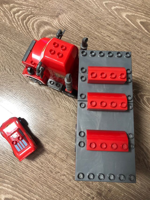 Camión rallo mascuin y coche