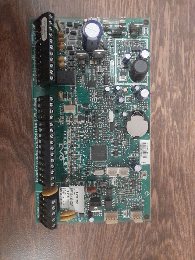 Central de robo placa evo 192 paradox grado 3 de segunda mano por 60