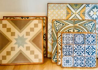 MESA DE ESCRITORIO DE AZULEJOS Y MADERA