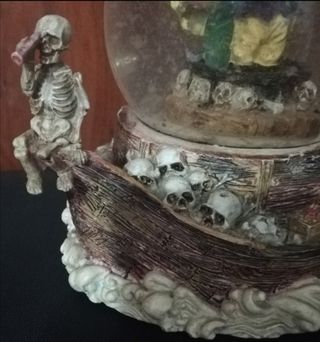 Caja musical antigua - Barco pirata