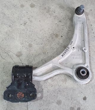 VENDO BRAZOS DE SUSPENSIÓN FORD MONDEO 2017