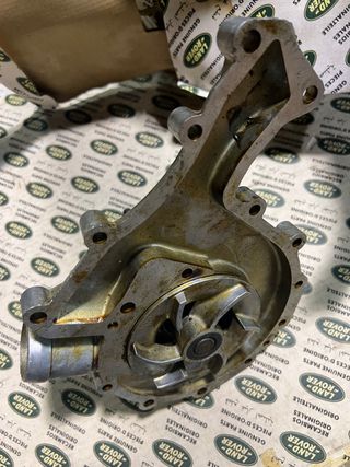 STC1610 Bomba agua V8 Range Rover classic 