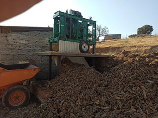 Maquina de pelar corcho