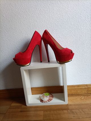 ZAPATOS TACÓN ROJOS