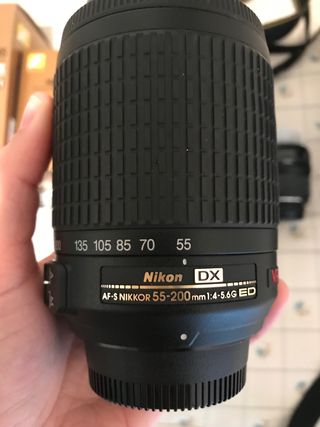 Cámara de fotos Nikon D3000/ objetivos sueltos