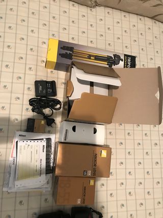 Cámara de fotos Nikon D3000/ objetivos sueltos