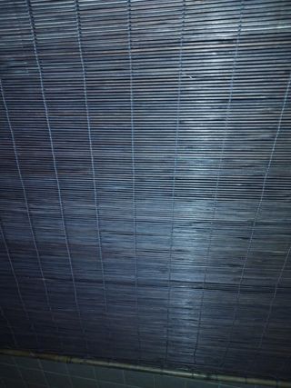 Estor bambú color oscuro, tipo wengue