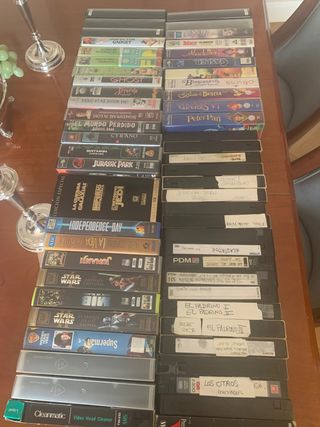 Vendo  videos vhs y dvd   regalo aparatos